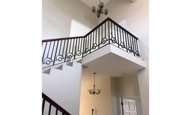 ALQUILO ESPECTACULAR CASA 350MT2  EN CLAYTON VILLAGE L/B