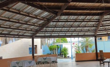 Casa en  venta en Tonsupa de 18 habitaciones con piscina - Tonsupa, Esmeraldas