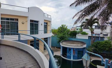 Casa en  venta en Tonsupa de 18 habitaciones con piscina - Tonsupa, Esmeraldas