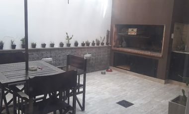 Casa en venta en Quilmes Centro