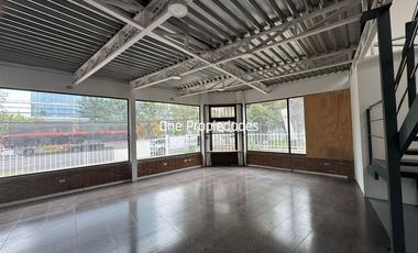 Local Comercial en Arriendo con Estacionamientos