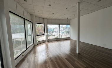 Local Comercial en Arriendo con Estacionamientos