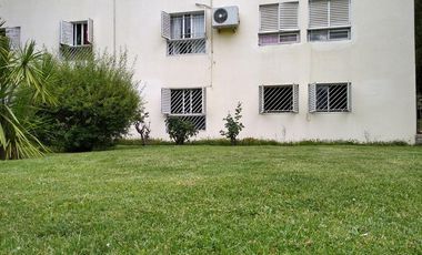 Venta - Depto en P. Baja de 3 dormitorios - Centro de Neuquén Capital