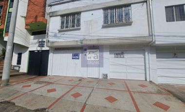 COD. 3144 - SE ARRIENDA CASA - BARRIO: LAS MERCEDES