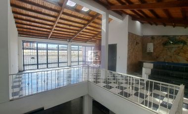 COD. 3144 - SE ARRIENDA CASA - BARRIO: LAS MERCEDES