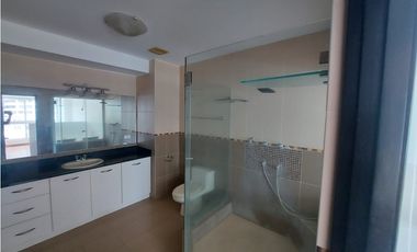 VENTA APARTAMENTO EN AVENIDA BALBOA PH BAYFRONT OPORTUNIDAD