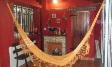 Casa en Venta - 3 dormitorios 2 baños - cochera- 250mts2 - Bernal Oeste