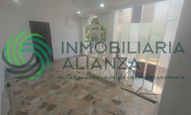 casa en arriendo en el recreo. Cod A17036