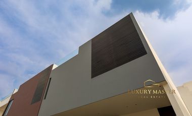 Casa en venta Nueva en Solares