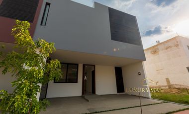 Casa en venta Nueva en Solares