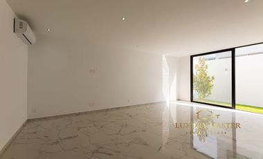 Casa en venta Nueva en Solares