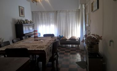 VENDO CASA EN NECOCHEA