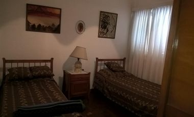 VENDO CASA EN NECOCHEA