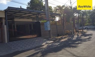 Disewakan Rumah Hook Lokasi Di Jalan Kupang Indah, Surabaya