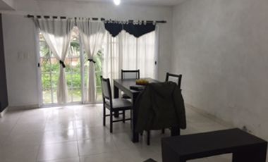 Hermosa Chalet Estilo Quinta en Paso del Rey