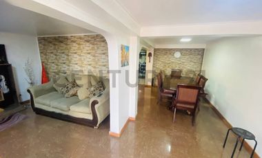 Venta Casa cerca de Mall