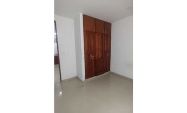 Apartamento en arriendo en un primer piso  sector de la castellana