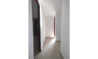 Apartamento en arriendo en un primer piso  sector de la castellana