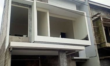 RUMAH 2 LANTAI SUDAH MAU JADI DEKAT SLEMAN CITY HALL