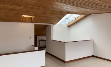 casa en arriendo en avenida pradilla. Cod A5184