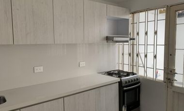 casa en arriendo en avenida pradilla. Cod A5184