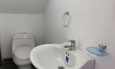 casa en arriendo en avenida pradilla. Cod A5184