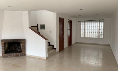 casa en arriendo en avenida pradilla. Cod A5184