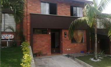 VENTA CASA UNIFAMILIAR EN BELLO