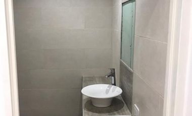 VENTA - EXCELENTE DEPTO. EN EXCELENTE ZONA- EN PLANTA BAJA CON PATIO - ENTRADA INDEPENDIENTE