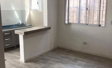 VENTA - EXCELENTE DEPTO. EN EXCELENTE ZONA- EN PLANTA BAJA CON PATIO - ENTRADA INDEPENDIENTE