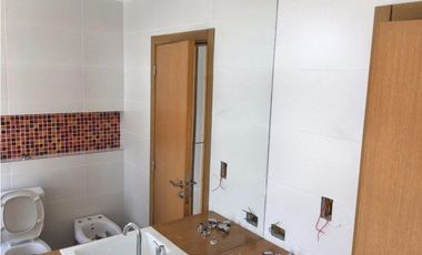 Casa desarrollada en dos plantas con piscina barrio privado Rumencó