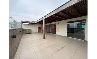 Amplio Duplex Familiar (250M2) Casi Frente Al Parque Casuarinas, Surco