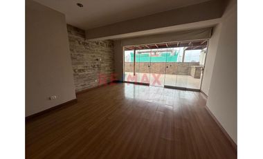 Amplio Duplex Familiar (250M2) Casi Frente Al Parque Casuarinas, Surco