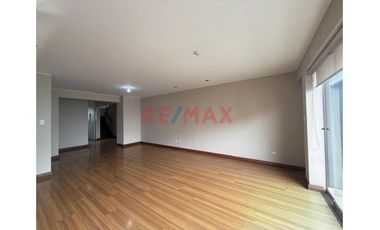 Amplio Duplex Familiar (250M2) Casi Frente Al Parque Casuarinas, Surco