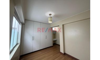 Amplio Duplex Familiar (250M2) Casi Frente Al Parque Casuarinas, Surco
