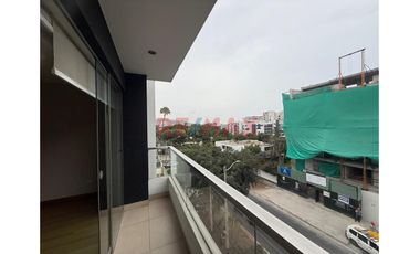 Amplio Duplex Familiar (250M2) Casi Frente Al Parque Casuarinas, Surco