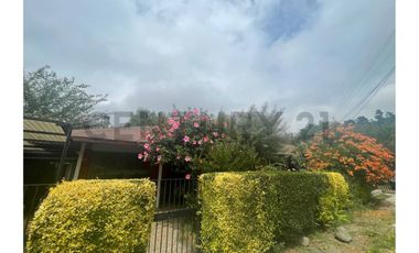 Se vende amplia casa en el sector  Collao