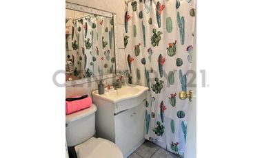 Se vende amplia casa en el sector  Collao