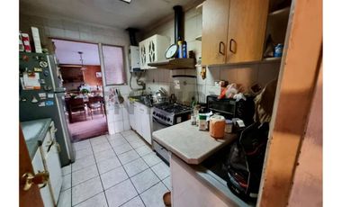 Se vende amplia casa en el sector  Collao