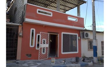Casa en venta barrio Altamira - Manta