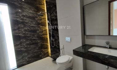 Rumah Modern Minimalis Di Komplek Setraduta Bandung