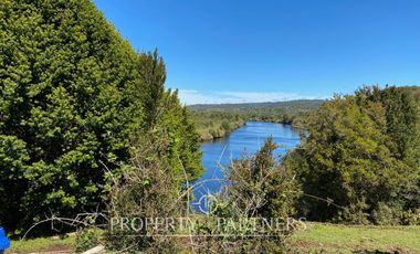 Campo en desembocadura río Chepu, Ancud