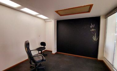Amplias Oficinas en venta en Las Aguilas
