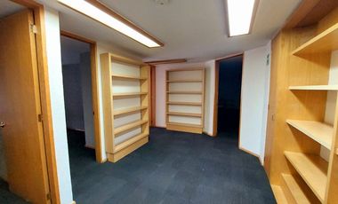 Amplias Oficinas en venta en Las Aguilas