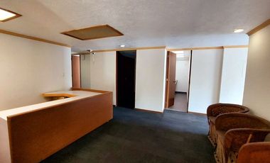 Amplias Oficinas en venta en Las Aguilas