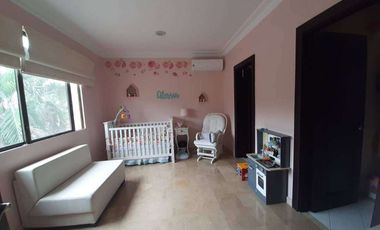 Alquilo Casa de 2 pisos en Vista al Parque, Km. 8 vía la Puntilla Samborondón - Diagonal al Centro Comercial Batán