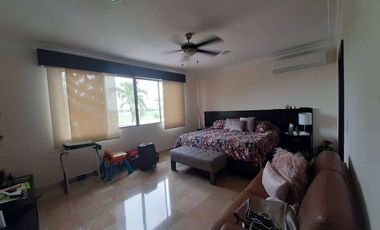 Alquilo Casa de 2 pisos en Vista al Parque, Km. 8 vía la Puntilla Samborondón - Diagonal al Centro Comercial Batán