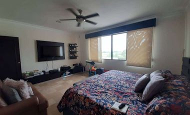 Alquilo Casa de 2 pisos en Vista al Parque, Km. 8 vía la Puntilla Samborondón - Diagonal al Centro Comercial Batán