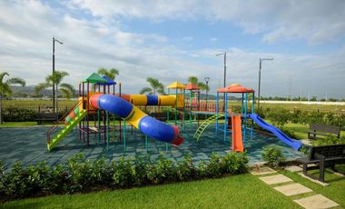 Venta de casa cerca del Riocentro Dorado y Plaza Batan, La Aurora, Guayaquil
