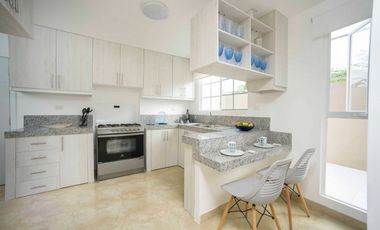 Venta de casa cerca del Riocentro Dorado y Plaza Batan, La Aurora, Guayaquil